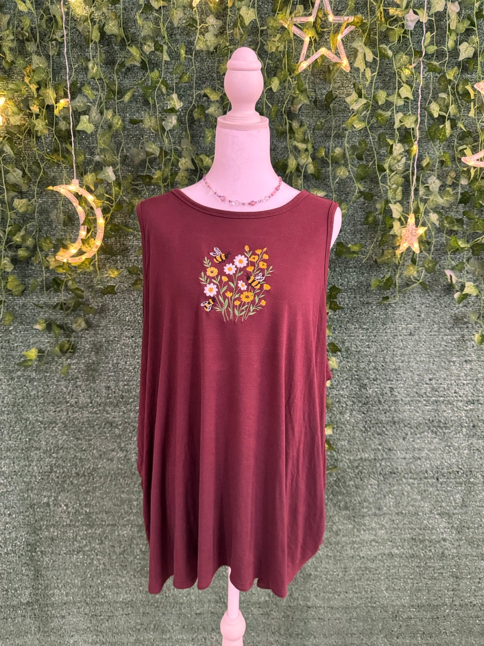 Bees & Flowers Maroon Tank Top 3XL