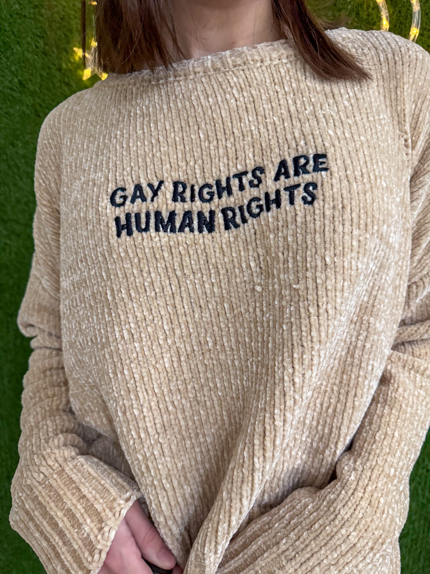 Human Rights Wavy Bottom Cropped Sweater M