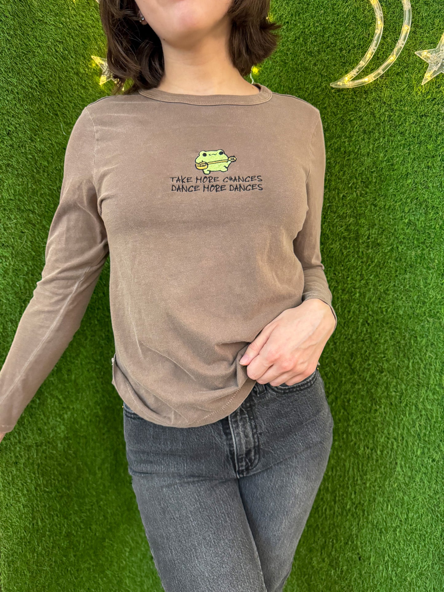 Dancing Frog Brown Long Sleeve XS