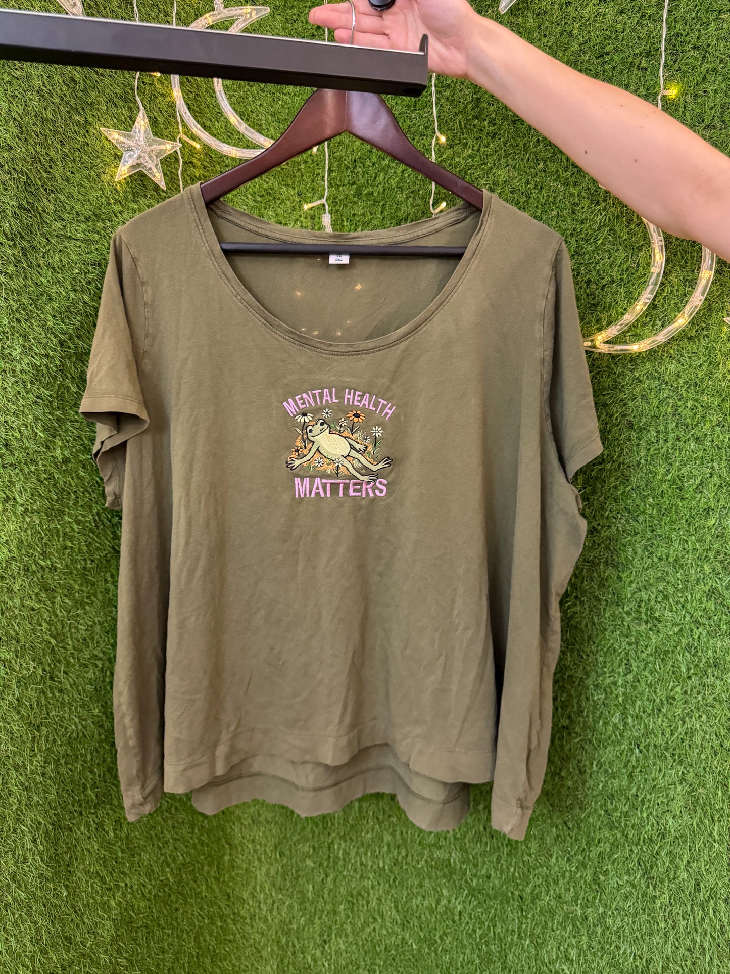 Mental Health Matters Frog Scoop Neck T-Shirt 2XL