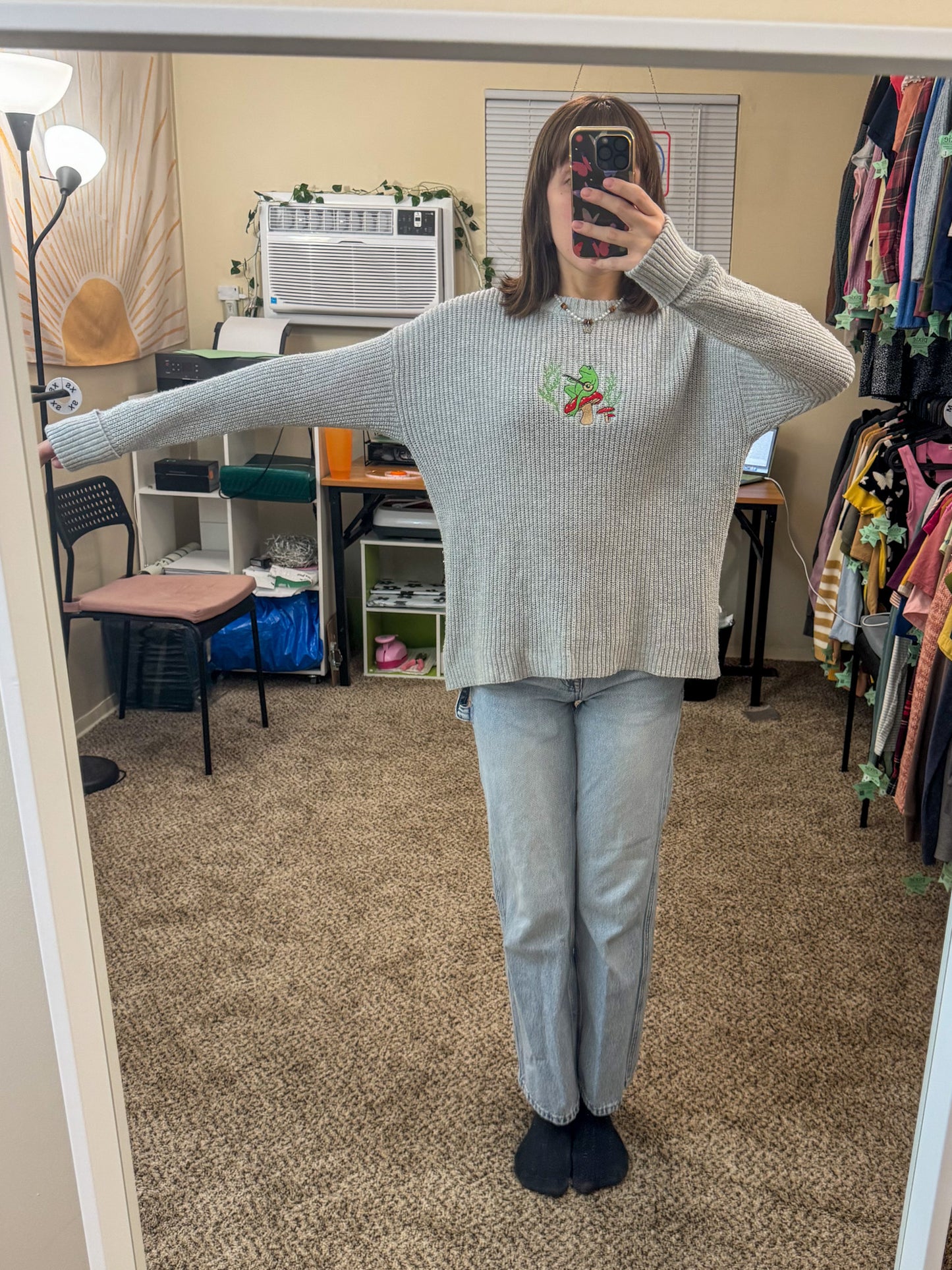 Banjo Frog Grey Sweater M