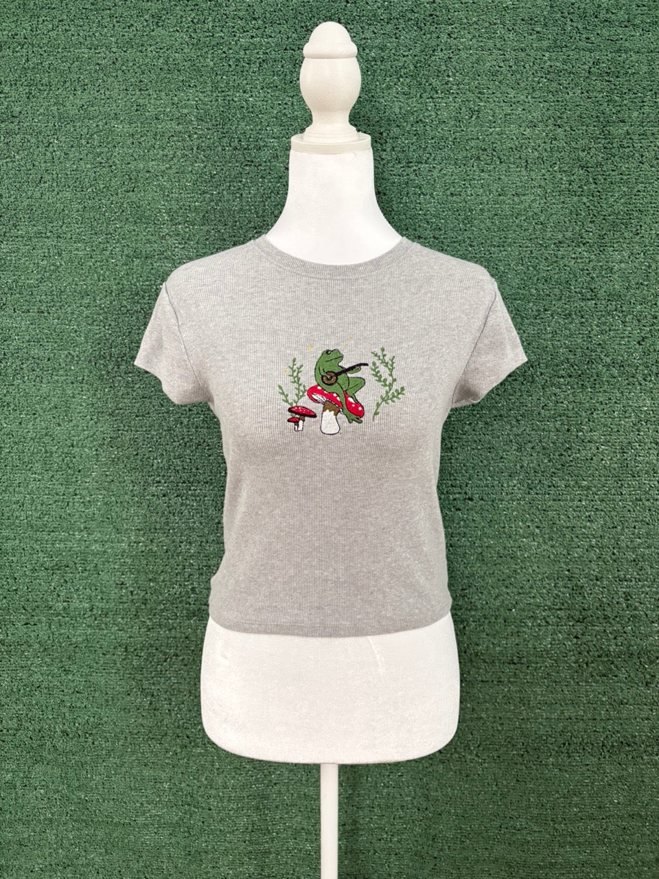 Grey Banjo Frog Baby Tee M
