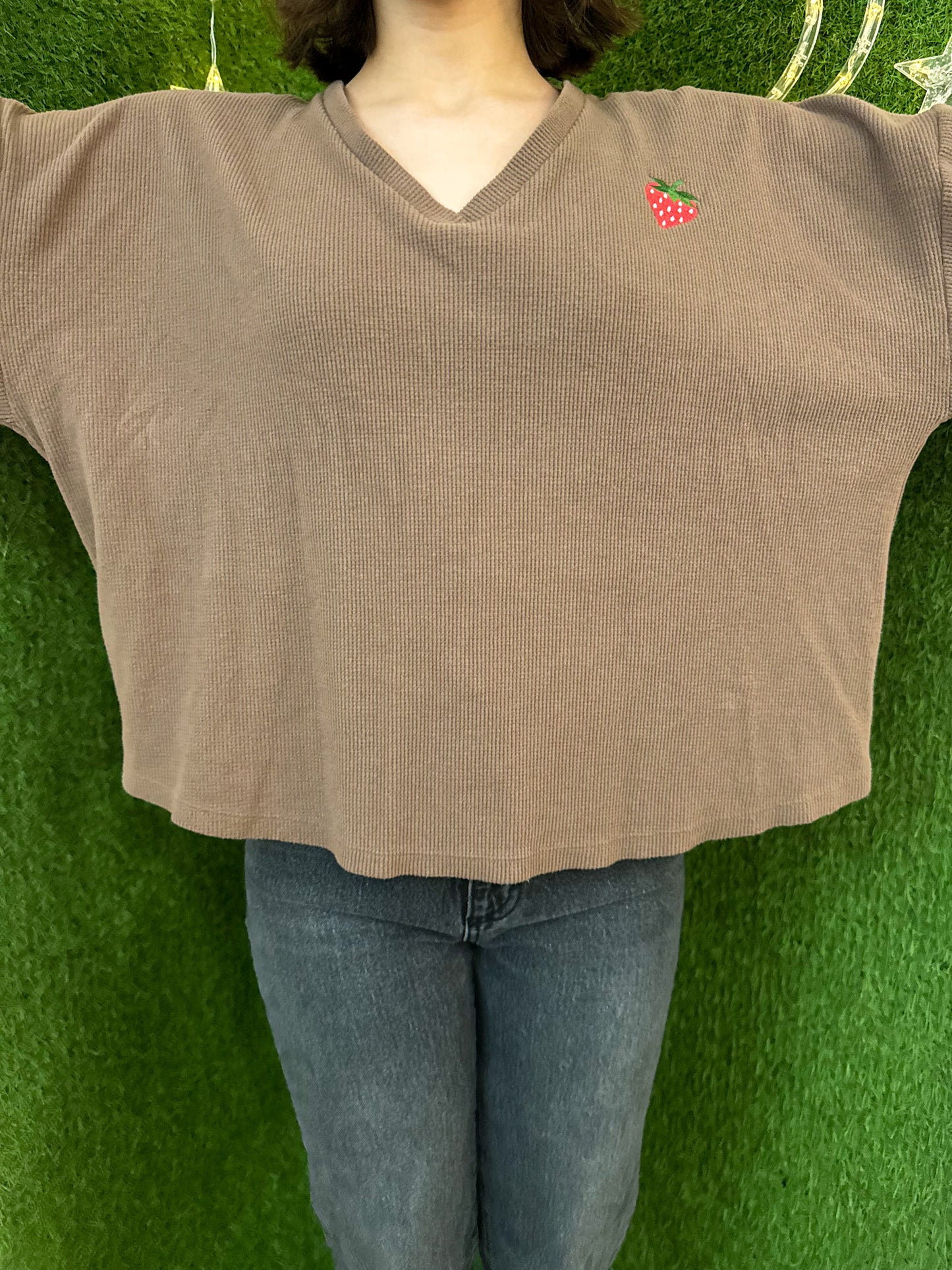 Strawberry V-neck Sweater XL