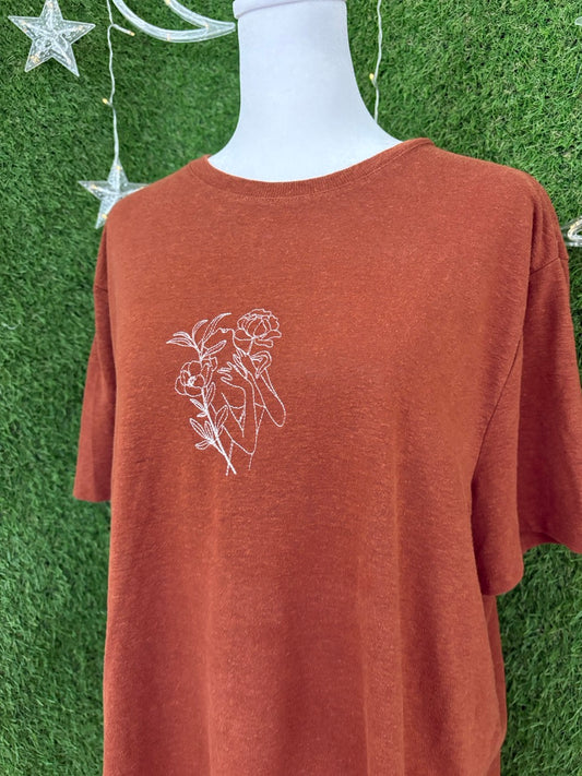 Floral Woman Orange T-Shirt L