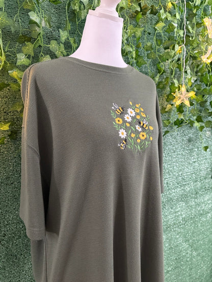 Flowers & Bees Green Textured Tee 2XL