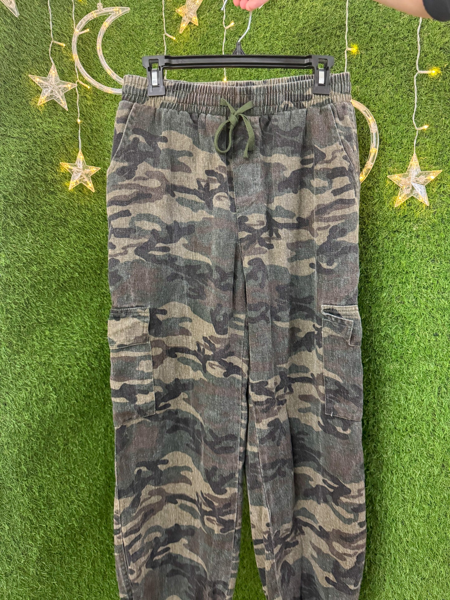 Tax The 1% Camo Jogger Pants M