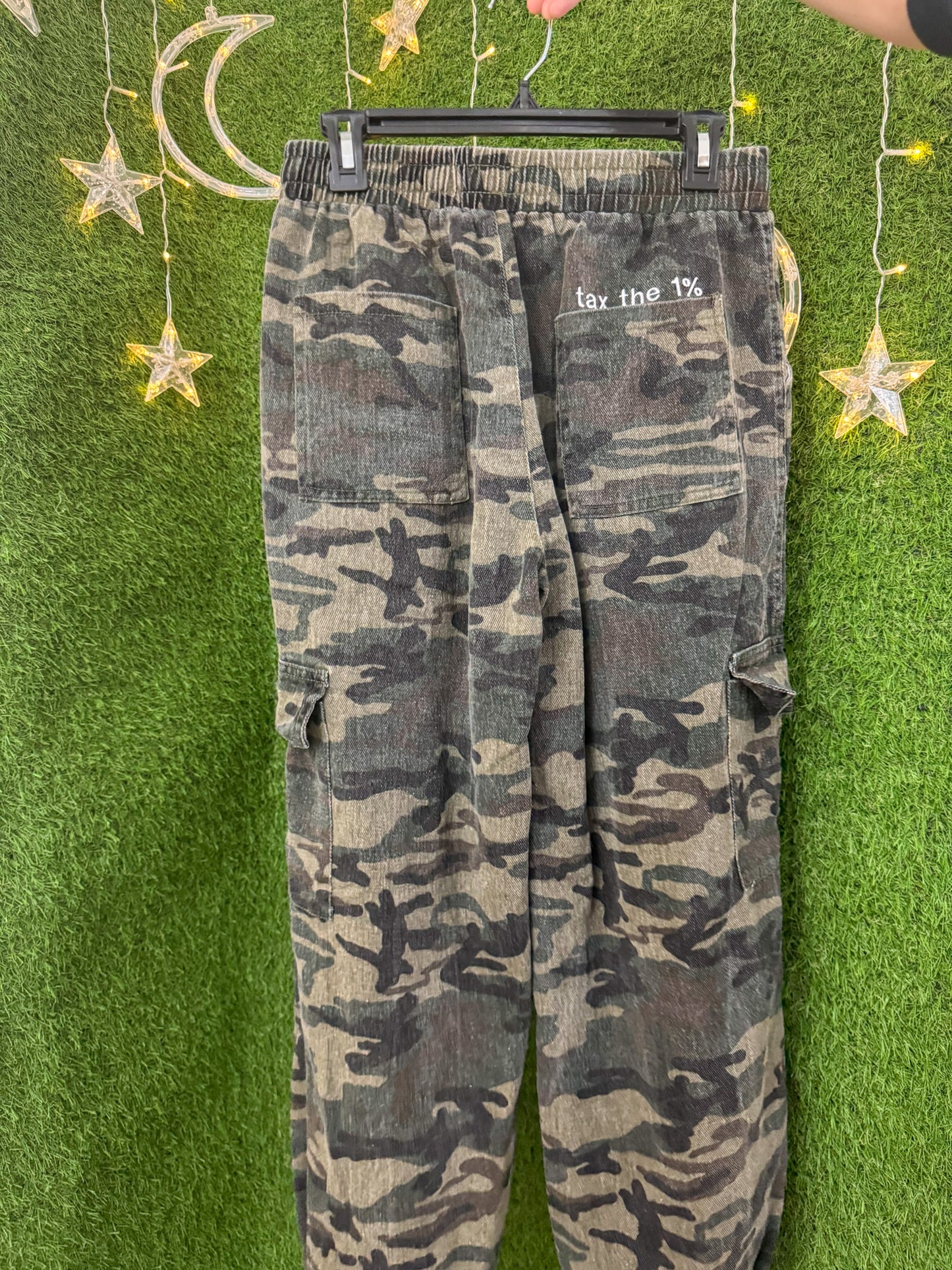 Tax The 1% Camo Jogger Pants M